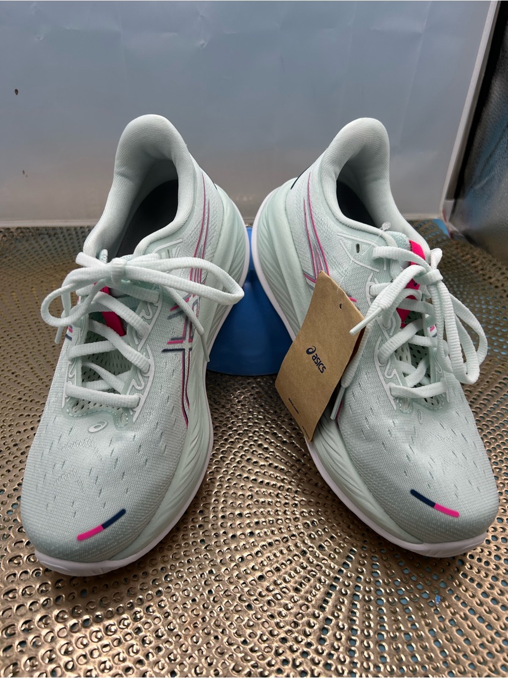 New ASICS Women 7.5 gel mint running shoes